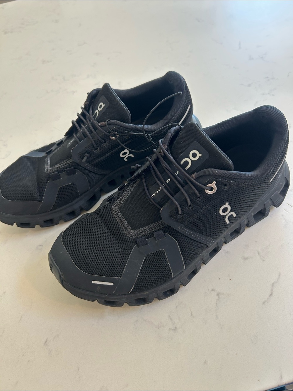On Running Cloud 6 Triple Black Sneakers Women’s size 7 Athletic Walking Running - Picture 2 of 6